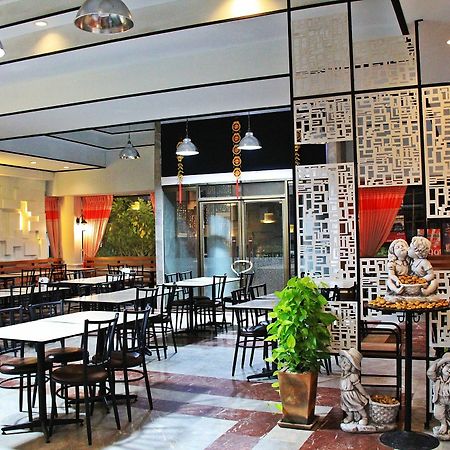 โรงแรมเรือนทิพย์ เชียงราย Ruean Tip Hotel Εξωτερικό φωτογραφία