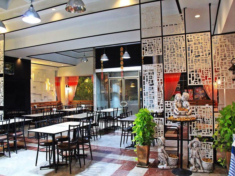 โรงแรมเรือนทิพย์ เชียงราย Ruean Tip Hotel Εξωτερικό φωτογραφία
