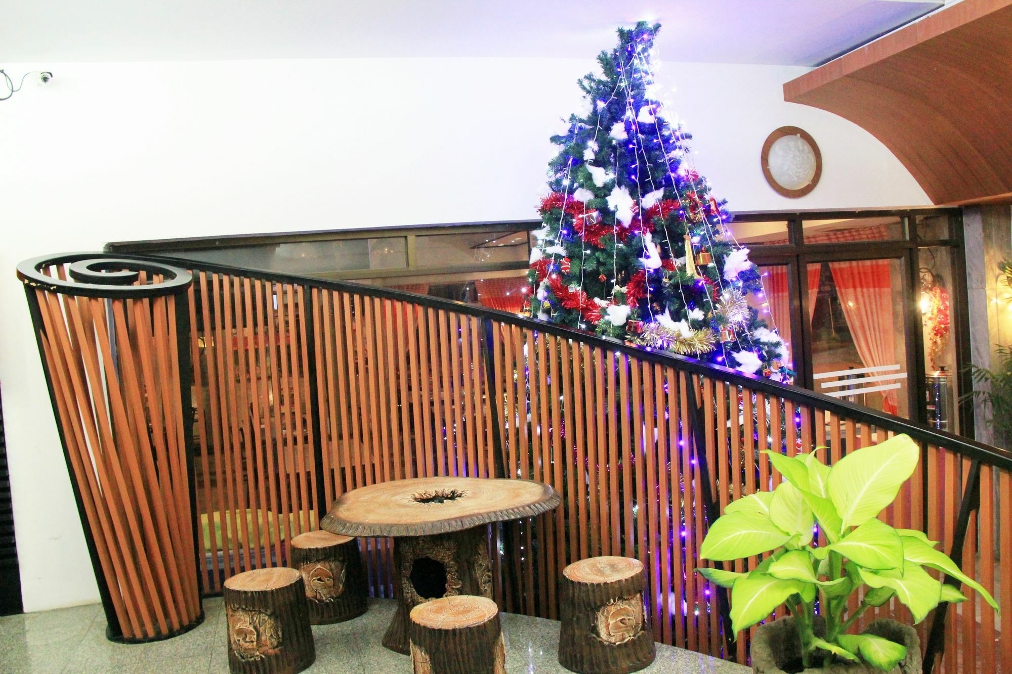 โรงแรมเรือนทิพย์ เชียงราย Ruean Tip Hotel Εξωτερικό φωτογραφία